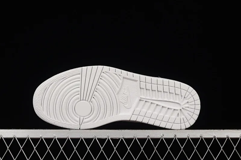 All categories Air Jordan Jordan series basketball shoes Air Jordan 1 Low Air Jordan 1 Low Quilted "Triple White" AJ1 Joe 1 all white low-top basketball shoes DB6480-100